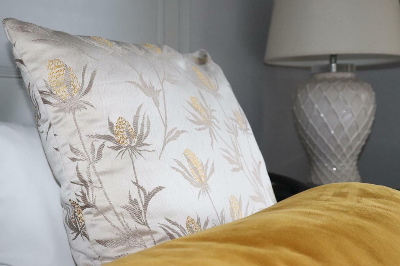 Causeway Hotel Bushmills Bagian luar foto